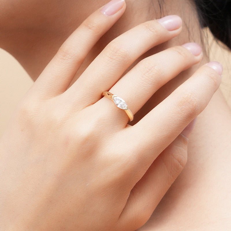 Deino Sunlit Dimond RingDeino Sunlit Dimond Ring