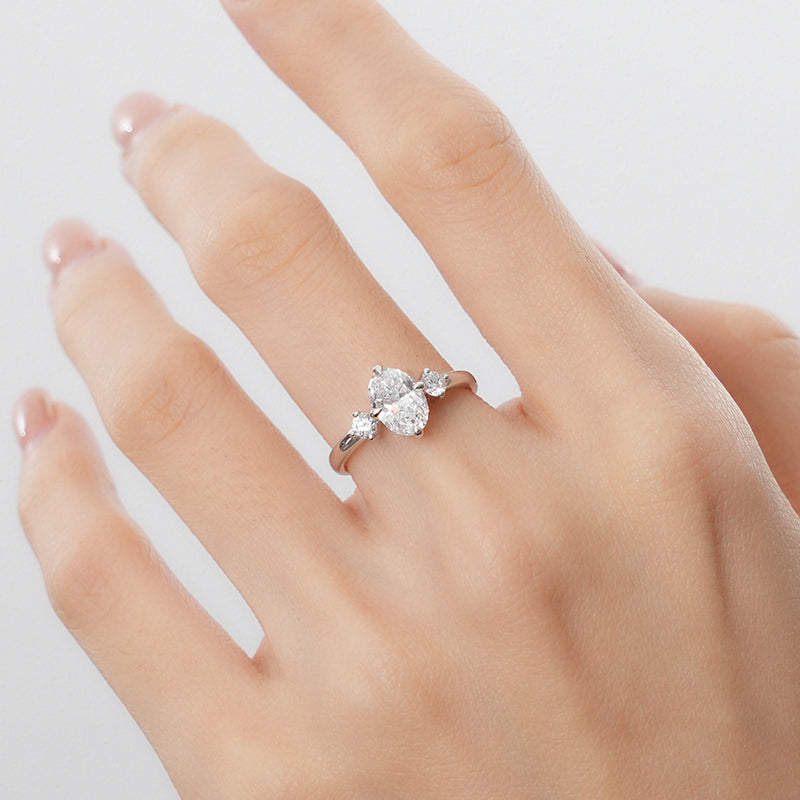 Deino-Evenfall Diamond Ring